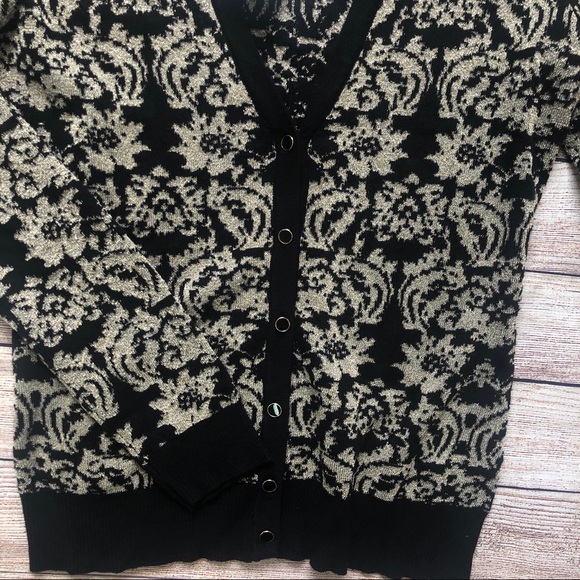 New York & Company NWT Woman's Cardigan - Picture 3 of 5